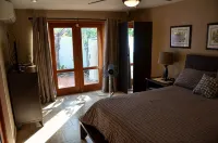 Next To Margarittaville Beautiful Remodeled Villa