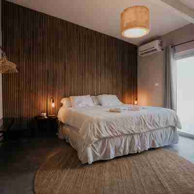 Private villa with pool & gameroom near Eagle Beach Rooms