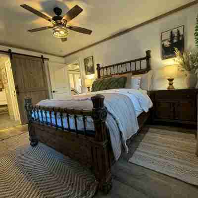 Rustic Solitude 5Bdr/4Bth/2940 sqft Luxury Lodge Rooms