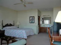 Lockport Inn and Suites Hotels in Niagara County