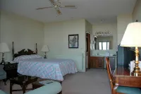 Lockport Inn and Suites
