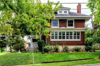 Charming 4 Bedroom home in the heart of Elgin - 2-Star