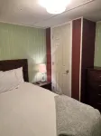 3 Bedroom 2 bath with plenty of covered parking! - 3성급
