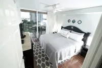 Amazing Views & Condo! Heated Waterfall Pool & Hot Tub, Free Wifi and Parking! - 2つ星