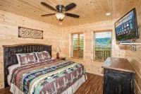 5 Miles to Gatlinburg! Indoor Heated Pool/ Theater Room/ Hot tub/ Amazing Views! - Private Pools