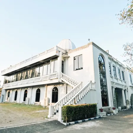 De Jehans Boutique Hotel