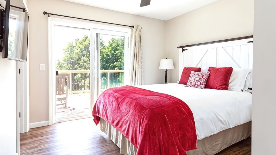 Inn at 84 Cortland: Cozy 1BR private entrance/bath