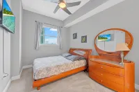 Modern Penthouse with Direct Ocean Front Views! - 자쿠지