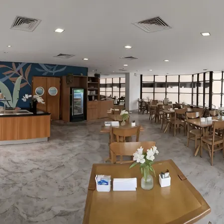 Cosmopolitan Praia Flat
