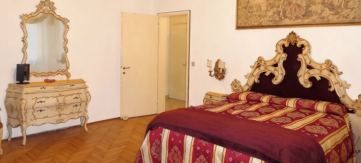'Palazzo Rossi' Apartment 1A in the old town with balcony, FREE PARKING and WiFi Hotels in Treviso