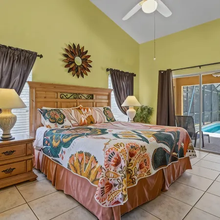 Very Clean & Spacious! Pool, Game Room, BBQ, 2 King Masters--Close to Disney!
