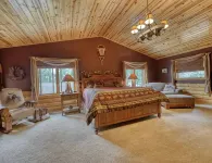 Lakefront 5 Bedroom Cabin on Mead Lake - Alppimaja