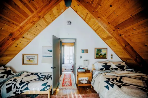 Riverfront! Pet-Friendly A-Frame Cabin - 25min to Sierra @ Tahoe - Chalets