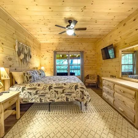Moondance Cabin at Red River Gorge - Hot Tub