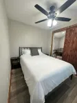 Newly constructed waterfront cabin C1 with pond and Trinity River views - Wifi
