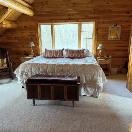 Spacious Riverside Cabin Near Sugarloaf – Perfect for Family Getaways