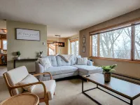 Breezy Hills - Unit 1; Lake Bemidji, King Bed, Kayaks, PB Trail Private Access - Boutique