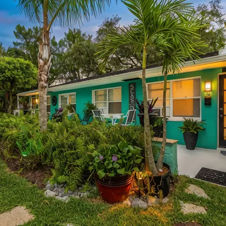 Salty Lime Villa 2-Riverview w/Pool on Riverwalk, Near Ami Beaches, Pet Friendly