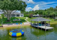 Newer Home on Lake June with Beach, Dock, Screened Patio and Hot Tub! - 4성급