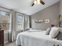 ♥ Cozy historic 3BR w/ bridge view! Sleeps 7 ♥ Hotels in Appleton