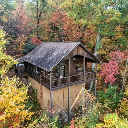 Romantic Couples Getaway-5 Min to the Pkwy-Hot Tub-20 Min to Gsmnp-Pet Friendly!