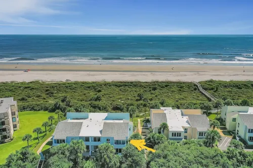 Relax Beachside in our private neighborhood with all the comforts you need! - Wifi