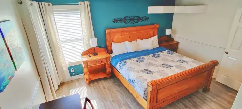Amazing 3 Bedrooms / 2 Bathrooms home with PRIVATE HOT TUB!!! - Homestays
