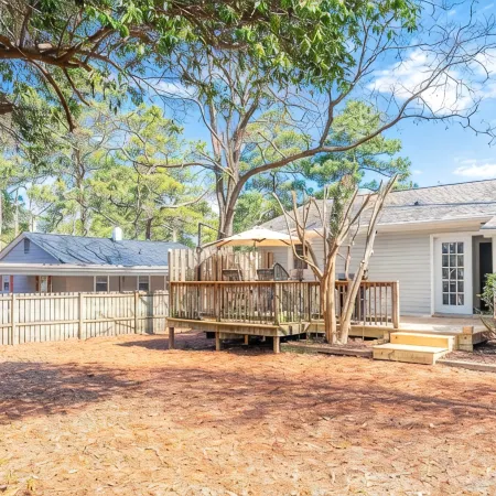 SoPi Cottage - Walk to Town - King Bed
