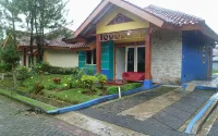 Villa Kota Bunga Widuri - balcony