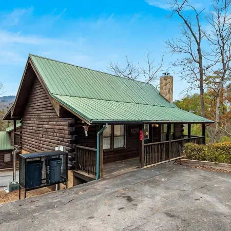 1BR Cozy Cabin - Romantic, Hot Tub, Couples, RELAX in Pigeon Forge