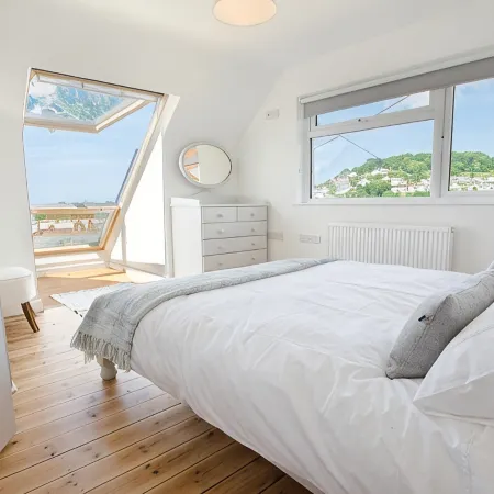 Rooftops, Sleeps 8 | Hot Tub*, Views & Log Burner
