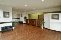 Super 8 by Wyndham Bowling Green North - Swimmingpools