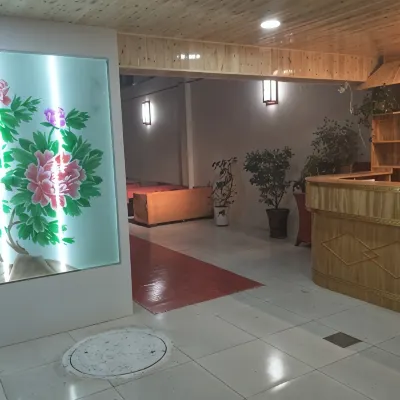 YUHAI youth inn Hotels near Kumbum Monastery