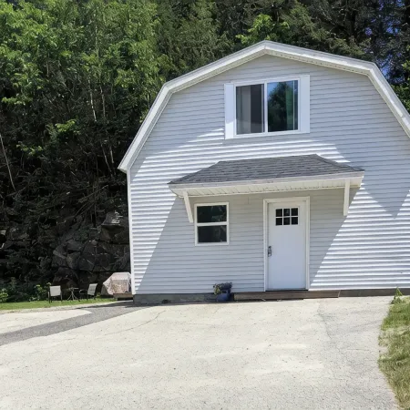 The Outlet House, Comfortable Cottage