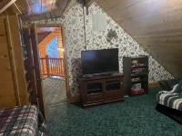 Kenai riverfront log cabin, perfect for fishing, close to town - Chalets
