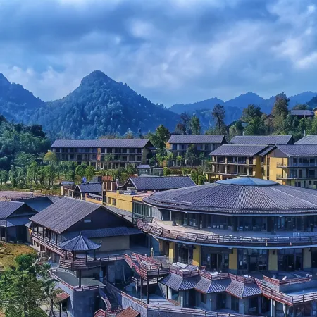 Guanglv. Bama Lake Narada Resort Hotel