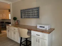 The Quail's Nest! Convenient to downtown, quiet and fully remodeled! - 3-Star