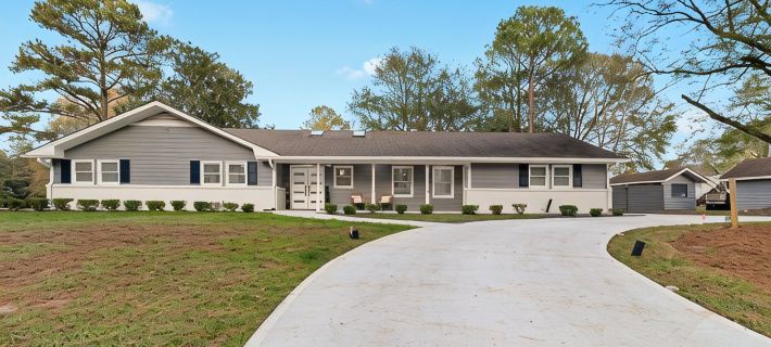 4 Bedroom Luxury House in Family-Friendly Peachtree City with Golf-Cart Option Hoteles en Condado de Fayette