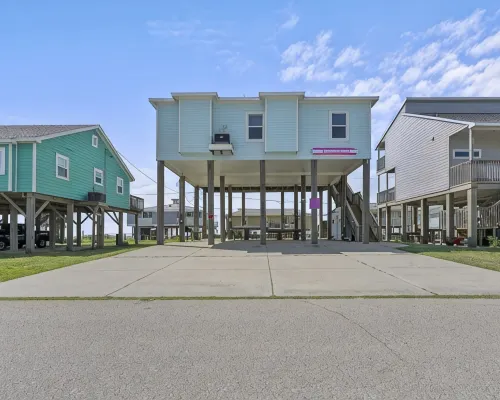 “Paradise Found”  Second row beach house with spectacular views of the ocean!!!! Hotels near West End