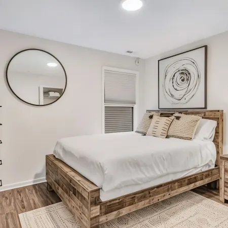 Traveling worker-ready Transitional Modern Home!