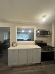 Newly Remodeled! 3Bed/2Bath house w/bonus adult bunk beds! Close to KSU stadium! - con encanto