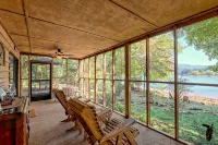 Private Dock, Mountain View, Lake Front, 2 kayaks, 2 SUPs, 1 canoe, Hot tub - 부티크