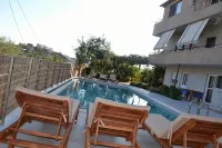 Ksamil Apartments - piscine