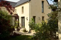 Quiet, bright upscale holiday cottage in the center of Bayeux, with garden - 4-Star