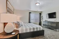 Stunning Private Home with Hot Tub - 2-Star
