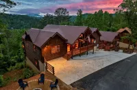 Laughing Fox Lodge 8 Bedroom Cabin - Chalets