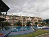 Ryan's Bay Hotel - 3 ดาว