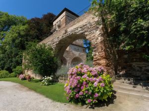 Massimago Wine Tower