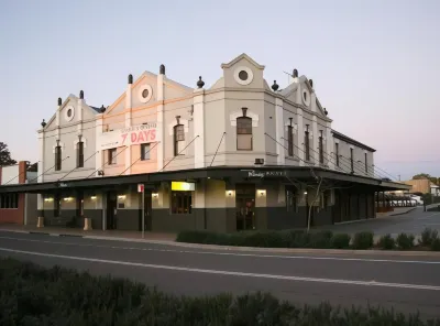 Peden's Hotel Hotels in Cessnock