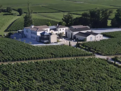Château la Rose Perrière Hotels in Coutras